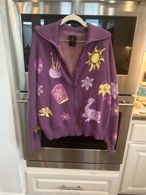 Disney Princess Box lunch Tangled  Cardigan size 2X has piling overall GUC